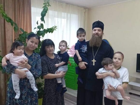 Поможем согреть мам с младенцами, попавших в беду!